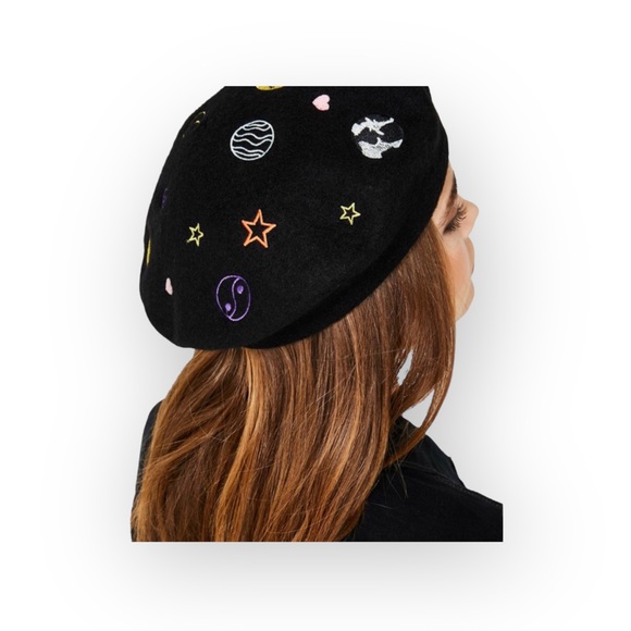 Rare: new Valfré ☻ Saturn Embroidered Wool Beret ☻ Black ☻ 1SFA Limited Edition - Picture 15 of 16